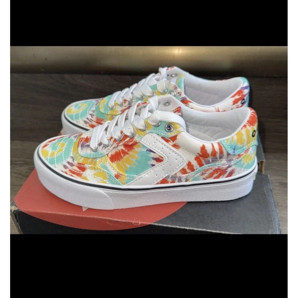 Airwalk Harley Red Tie Dye Kid Size 5.5